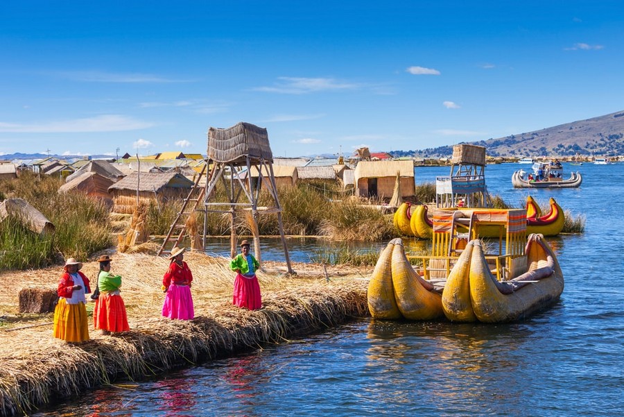 ljudstvo Uros na jezero Titicaca